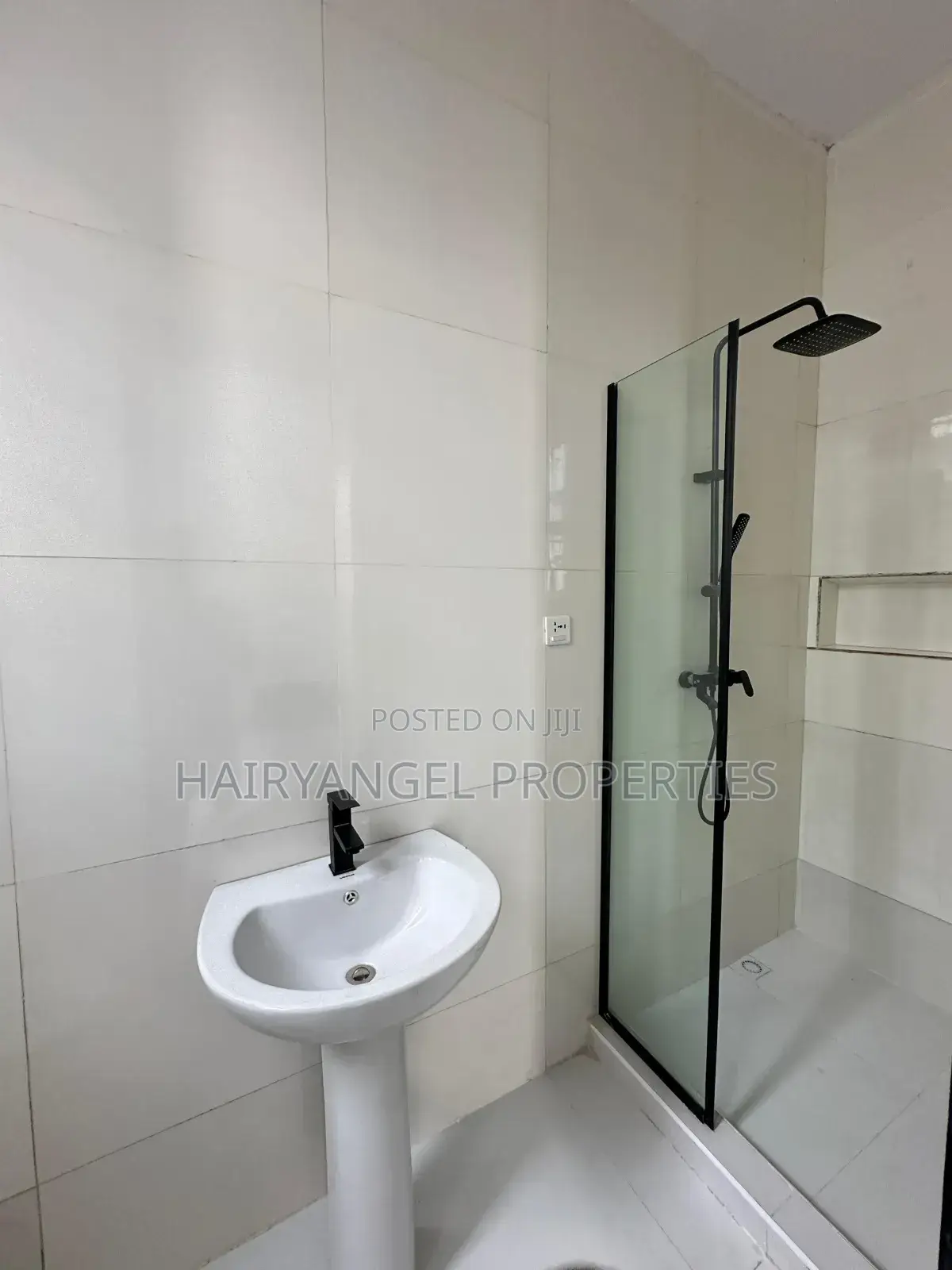 4bdrm Duplex in Ikota for sale