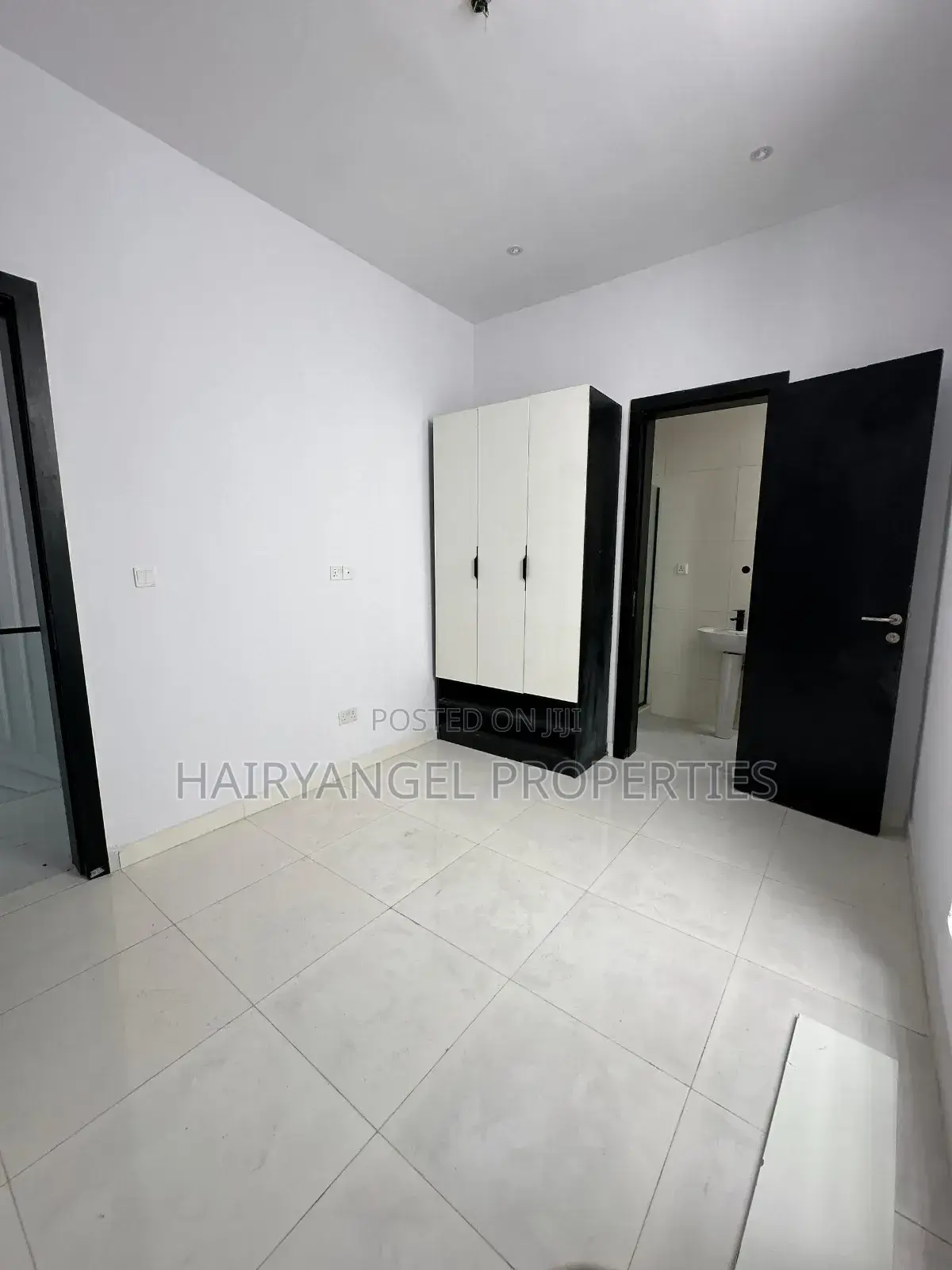 4bdrm Duplex in Ikota for sale