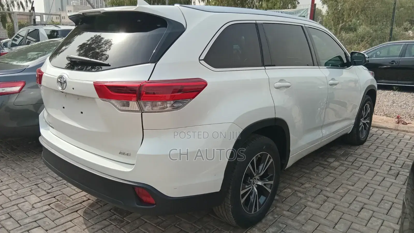 Toyota Highlander XLE V6 4x2 (3.5L 6cyl 6A) 2016 Off white