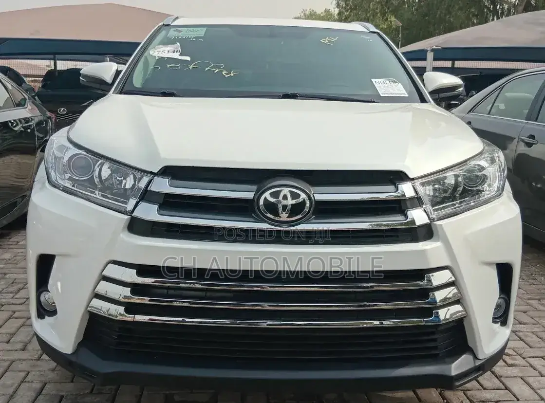 Toyota Highlander XLE V6 4x2 (3.5L 6cyl 6A) 2016 Off white