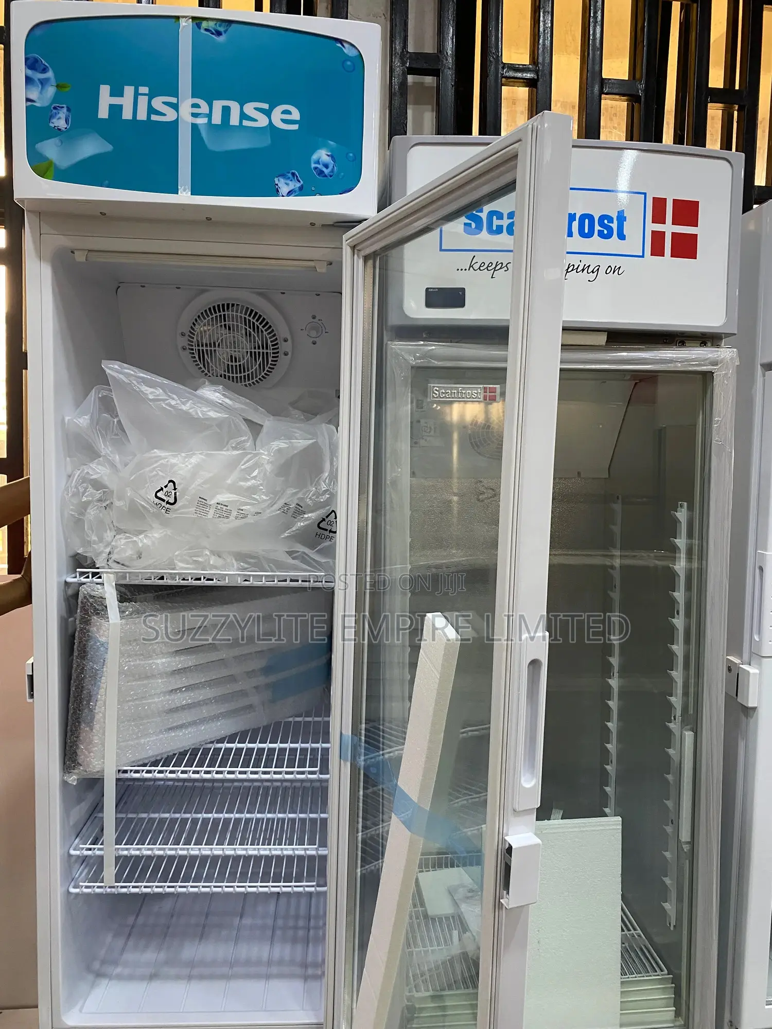 Hisense Display Showcase Fridge 282 Liters