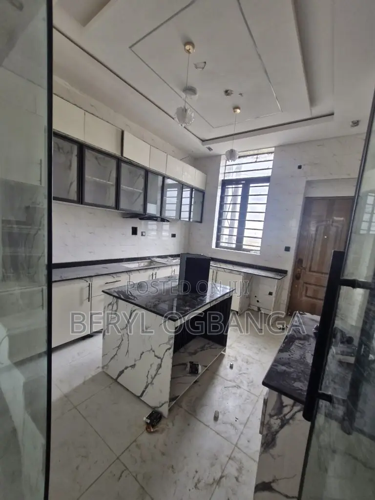 4bdrm Duplex in Ado / Ajah for sale
