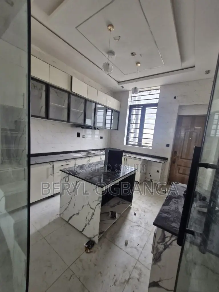 4bdrm Duplex in Ado / Ajah for sale