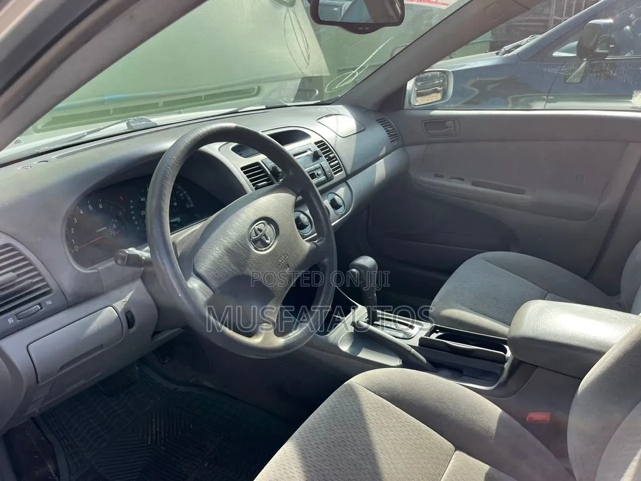 Toyota Camry LE 4dr Sedan (2.4L 4cyl 5M) 2003 Silver