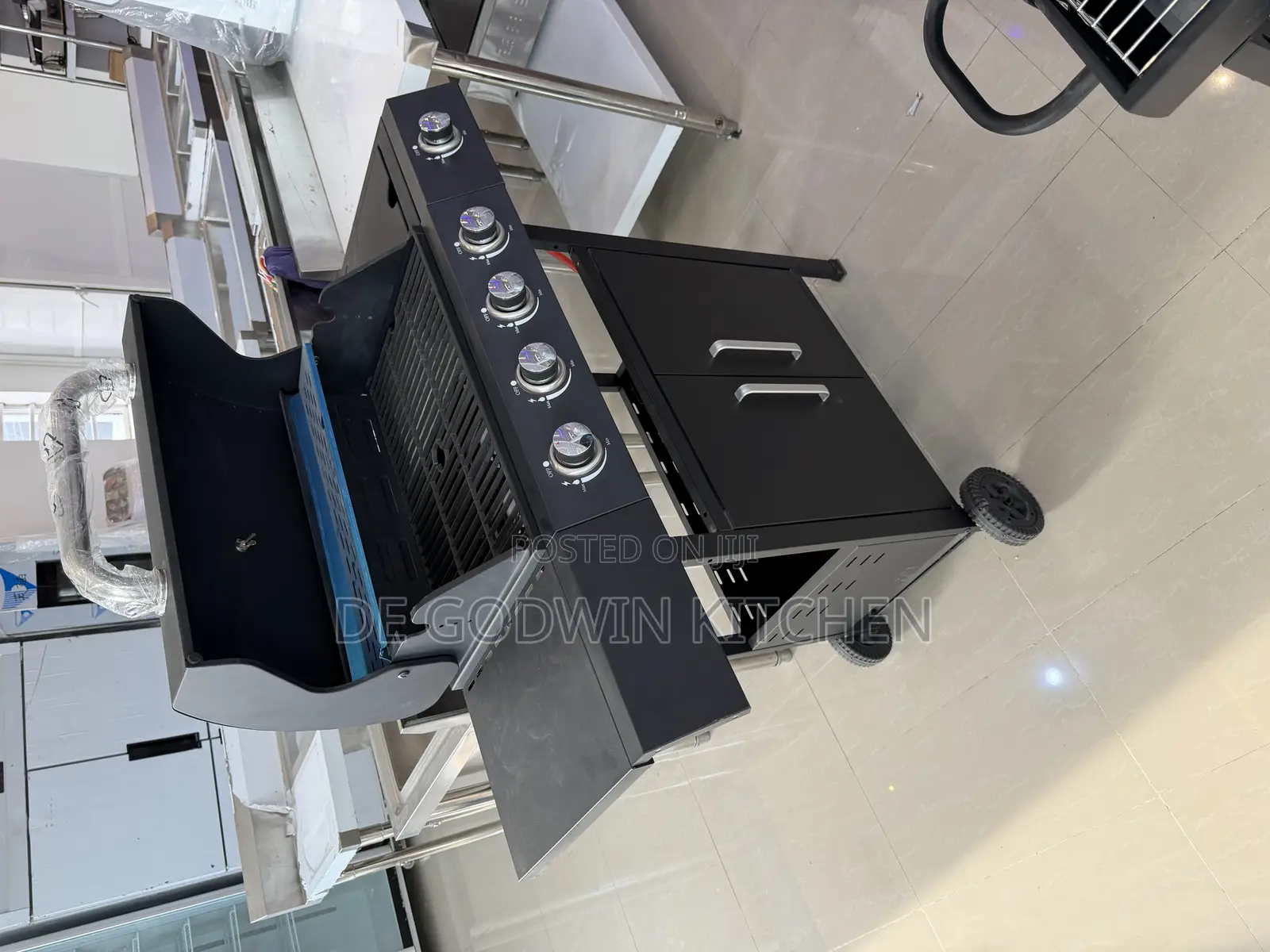 4 Burners Black Gas Barbecue Grill Now Available