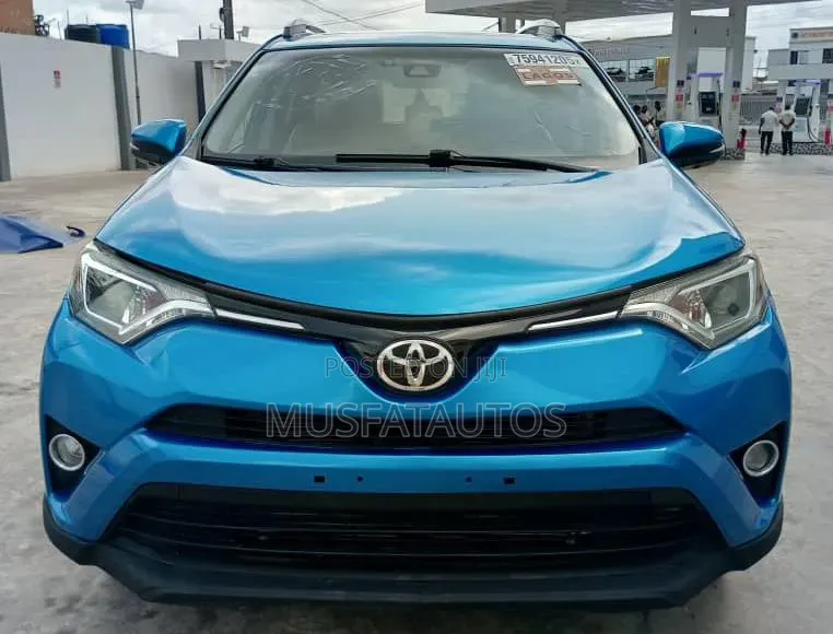 Toyota RAV4 LE AWD (2.5L 4cyl 6A) 2016 Blue