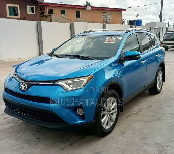 Toyota RAV4 LE AWD (2.5L 4cyl 6A) 2016 Blue