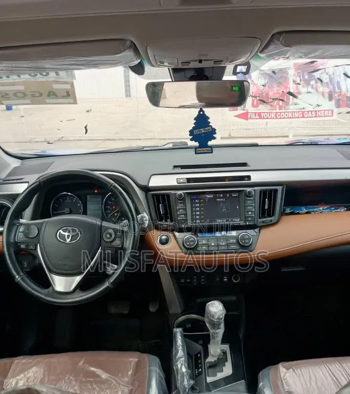 Toyota RAV4 LE AWD (2.5L 4cyl 6A) 2016 Blue