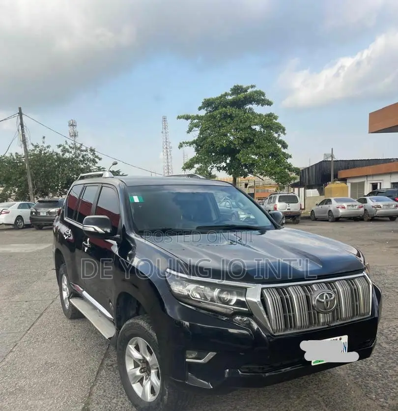 Toyota Land Cruiser Prado 2023 Black