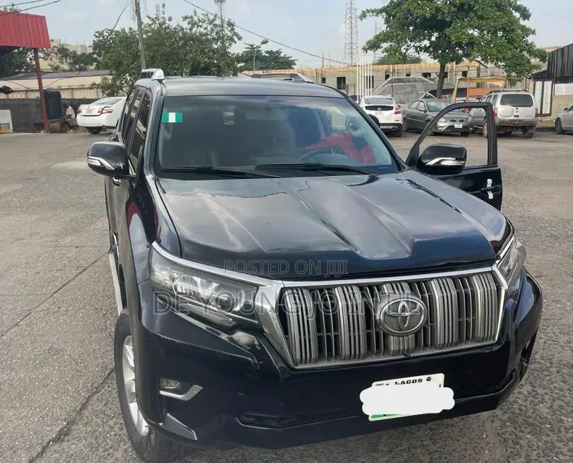 Toyota Land Cruiser Prado 2023 Black