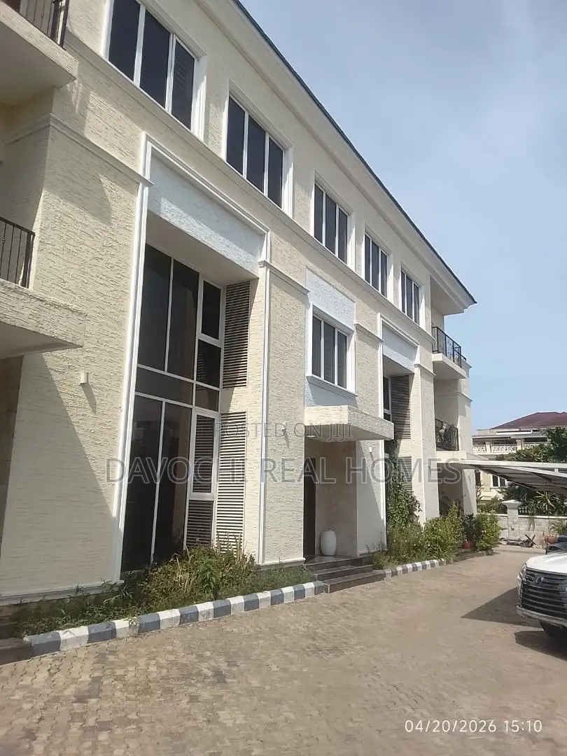 4bdrm Duplex in Banana Island for rent