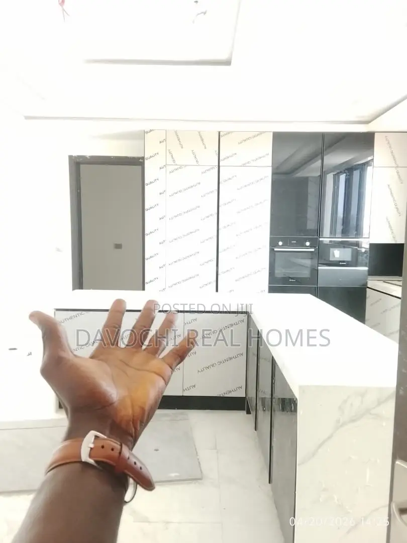 4bdrm Duplex in Banana Island for rent