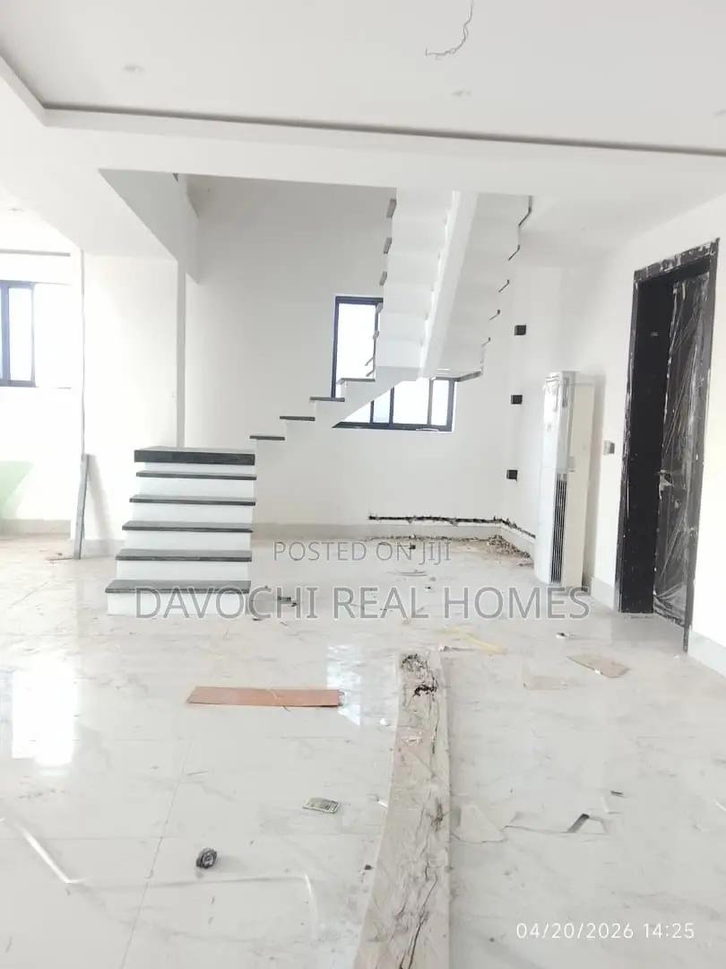 4bdrm Duplex in Banana Island for rent