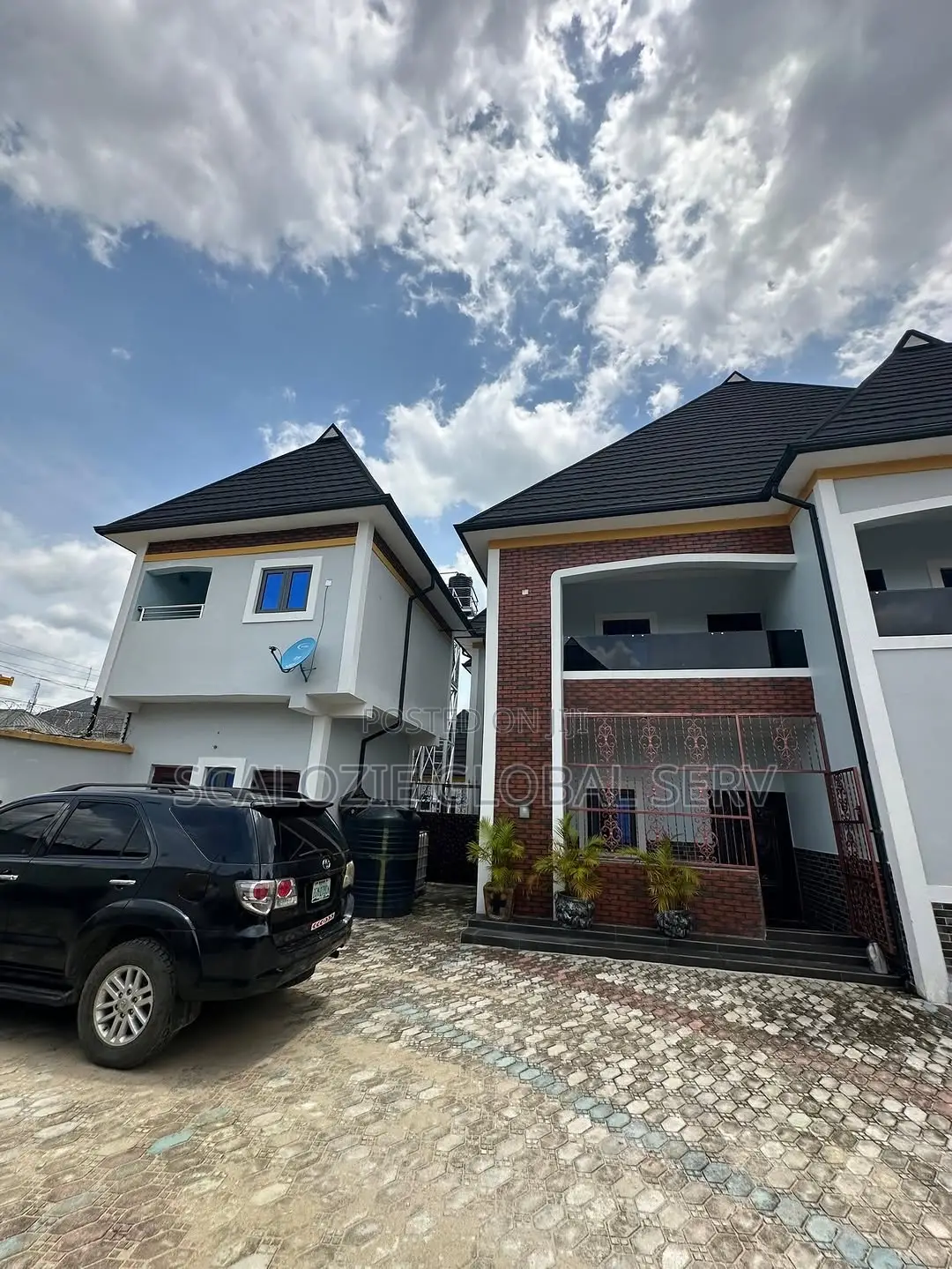 6bdrm Duplex in Off Sars Road Port for sale