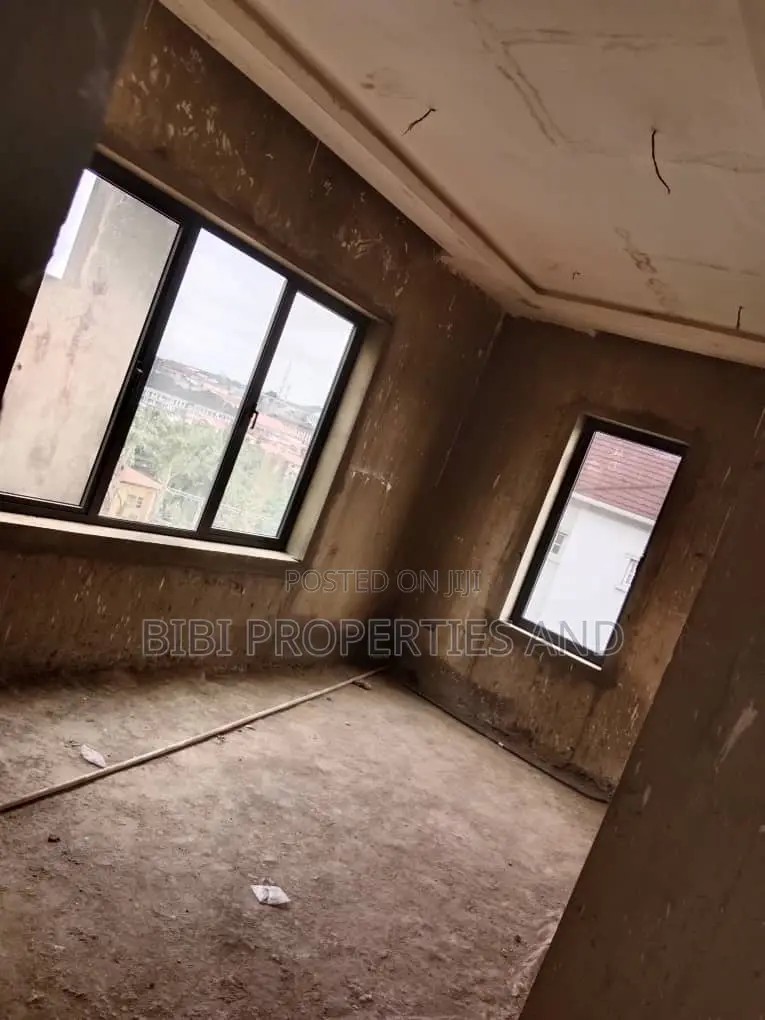 4bdrm Duplex in Gwarinpa for sale