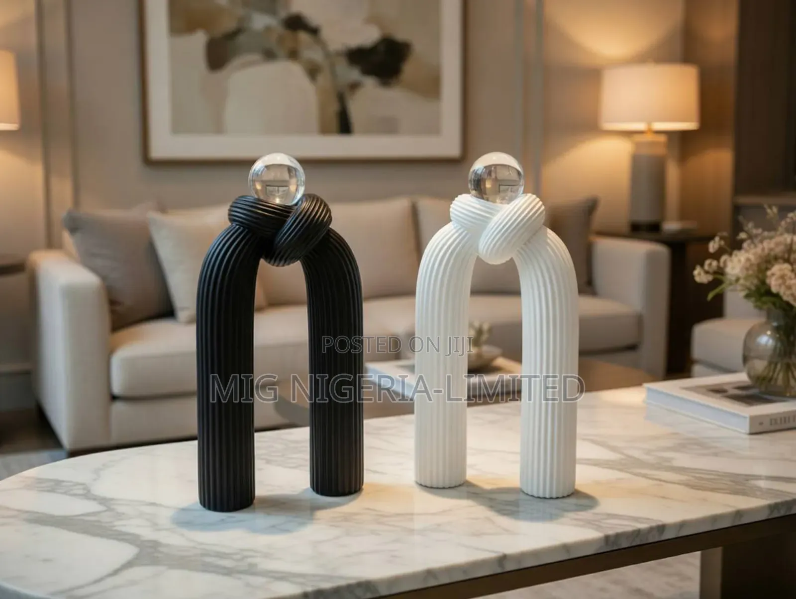 Ornaments Figurines Shelves Status Decoration Black and White