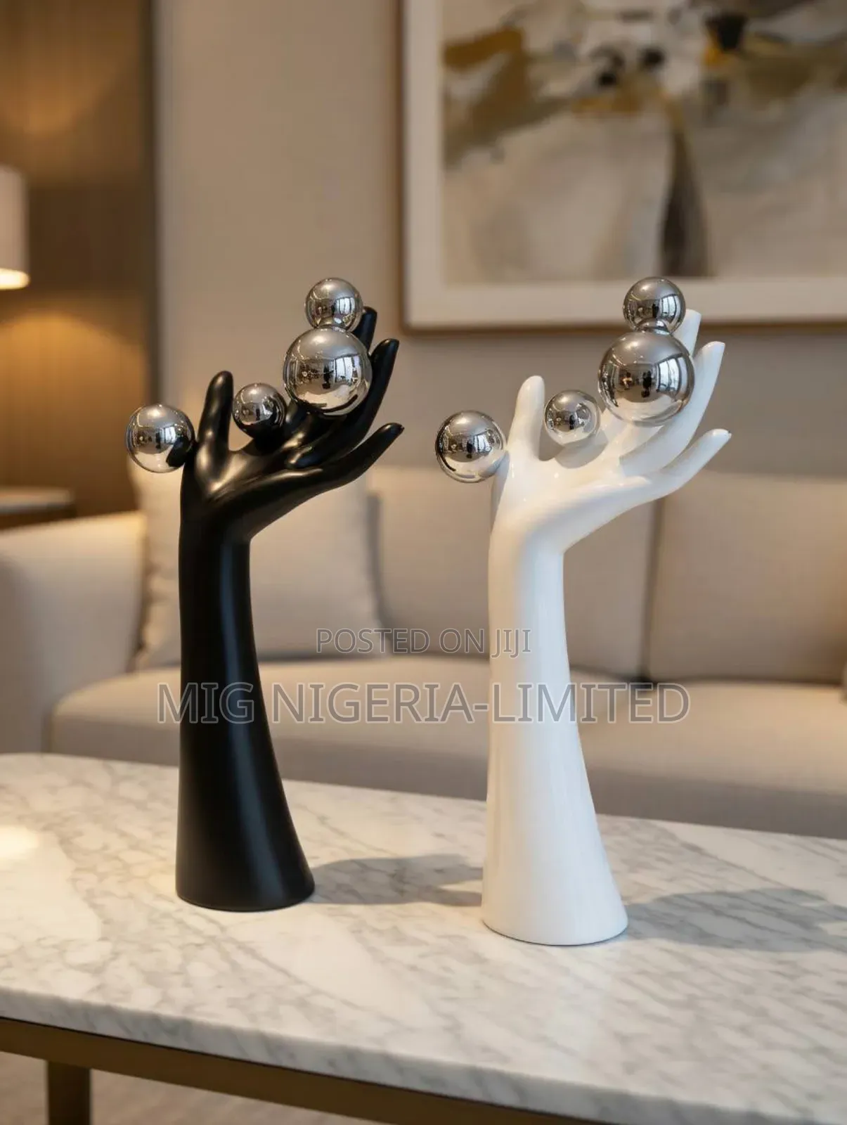 Ornaments Figurines Shelves Status Decoration Black and White