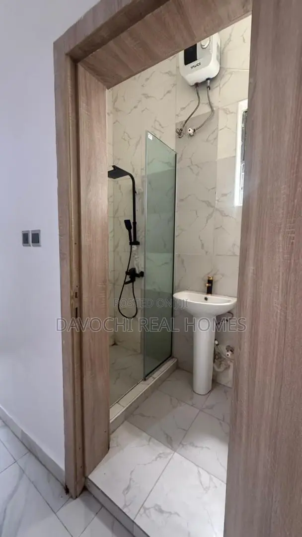 4bdrm Duplex in Ikota Gra, Lekki Phase 2 for rent