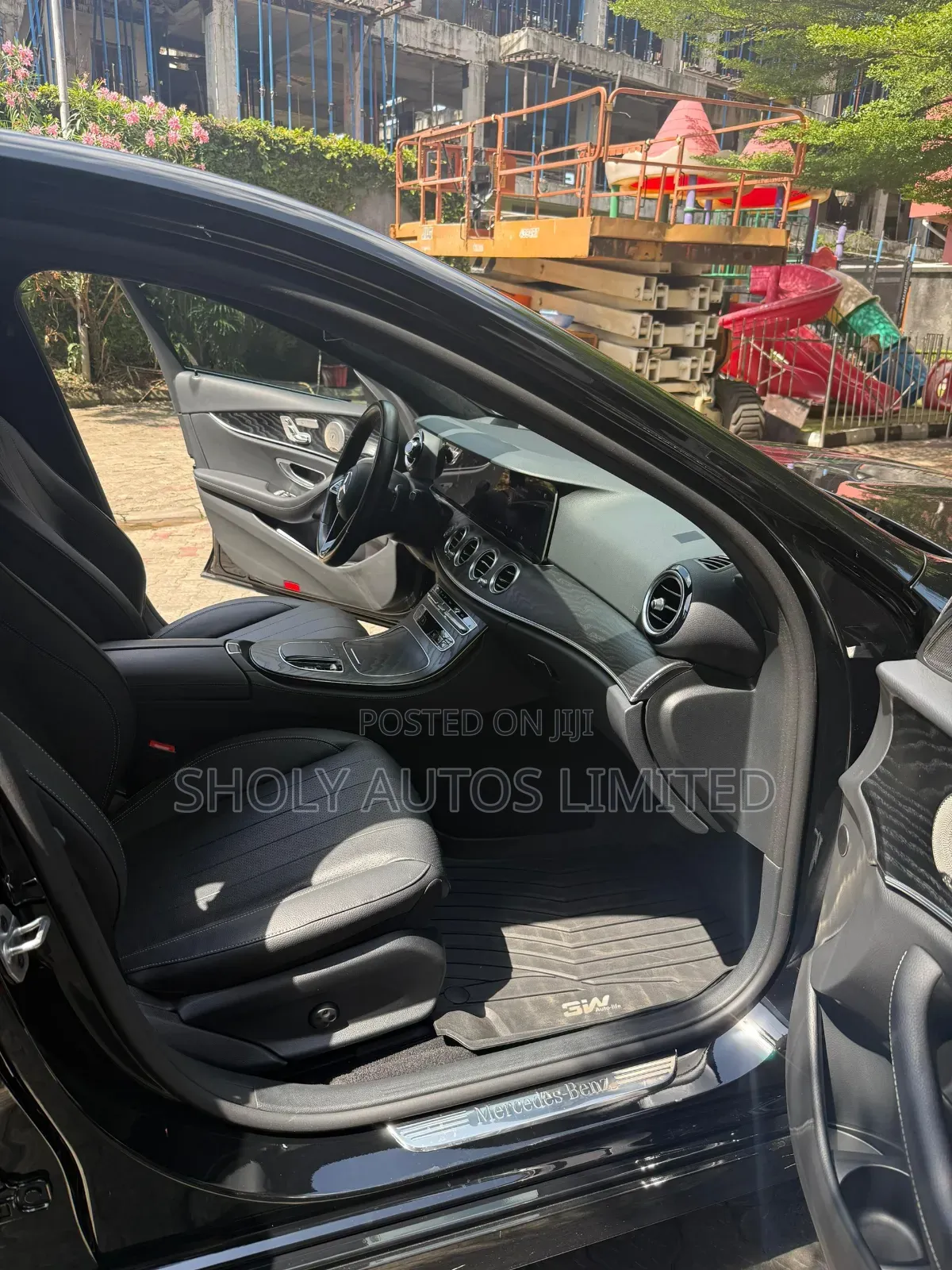 Mercedes-Benz E350 2023 Black