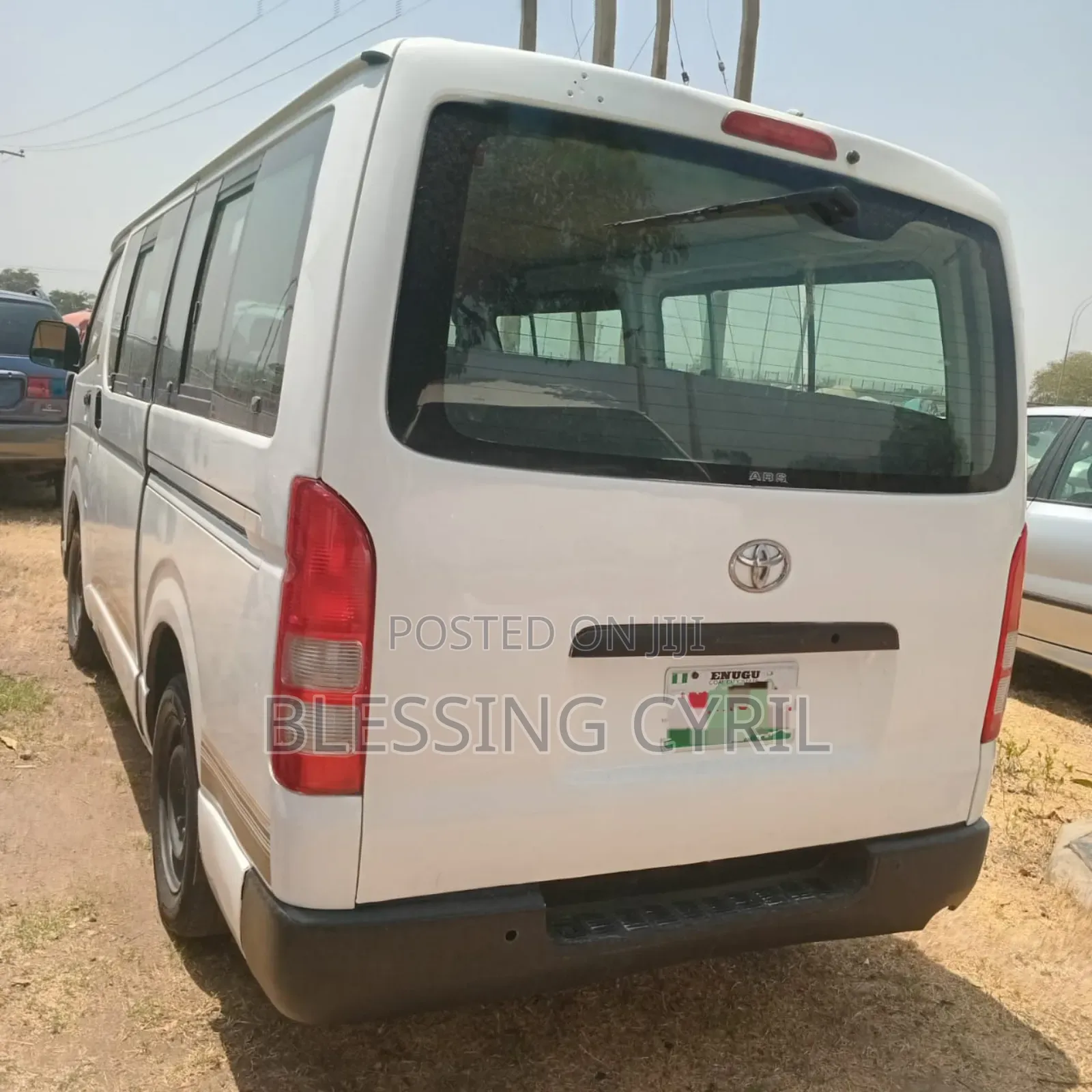 Toyota HiAce 2012 White