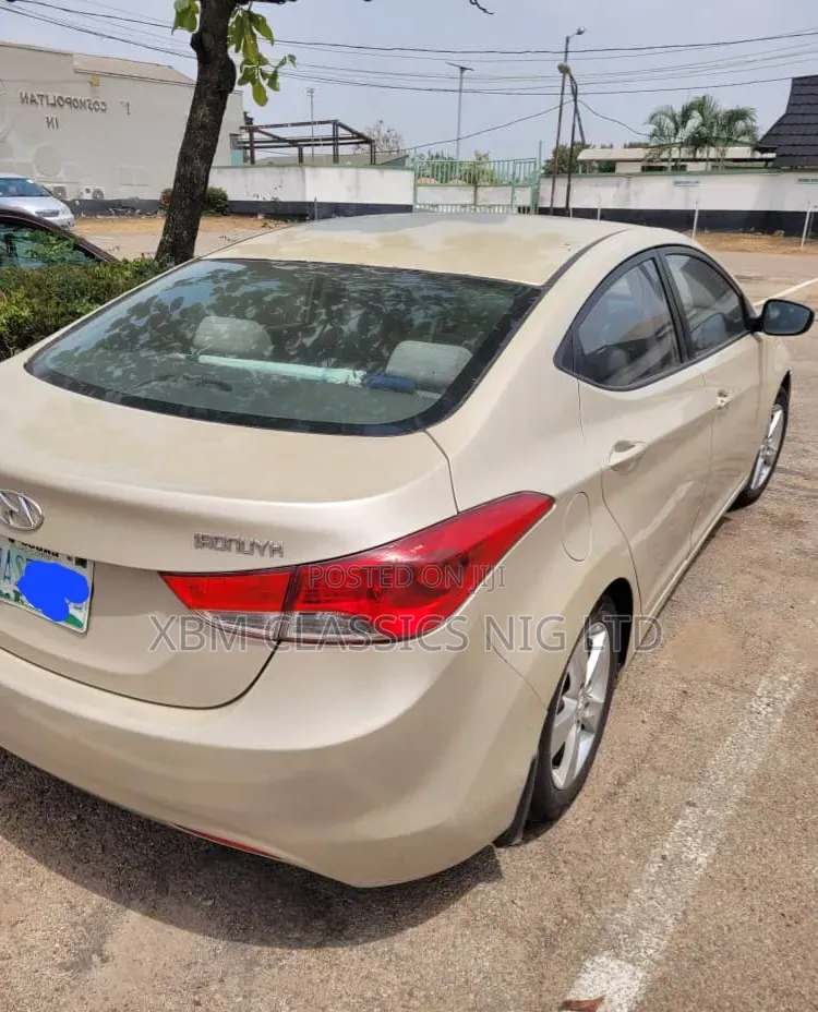 Hyundai Elantra GLS 2011 Off white