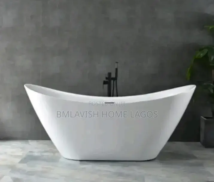 White Acrylic Bathtub