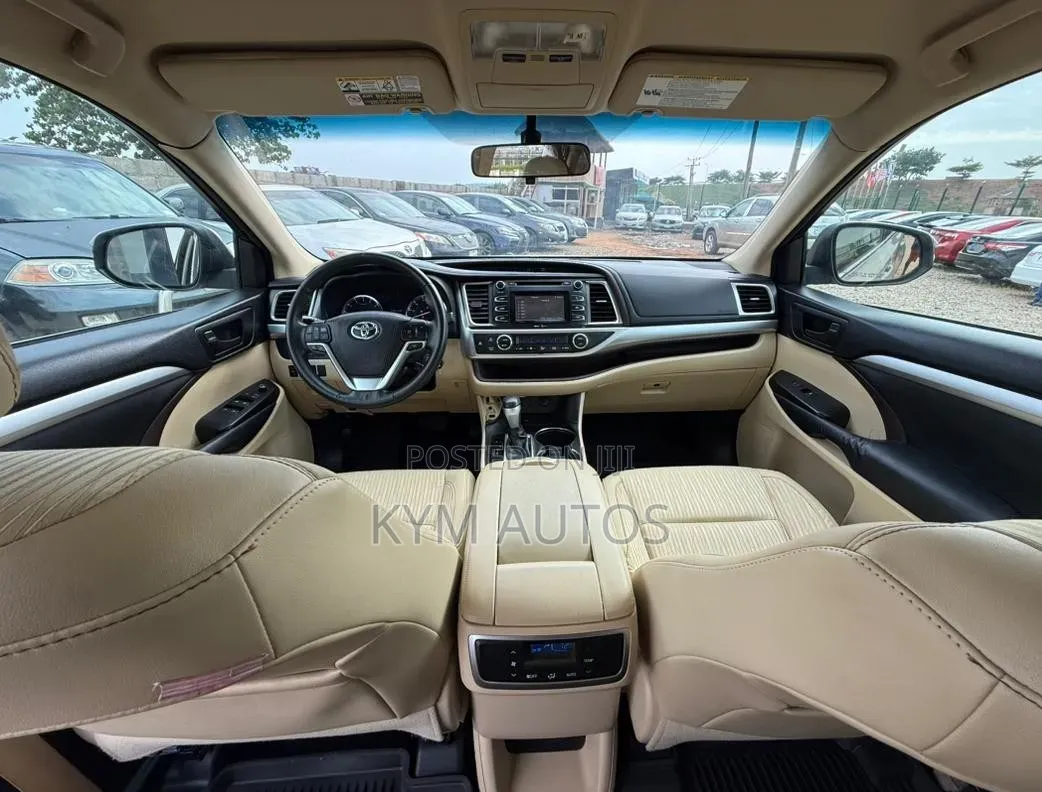 Toyota Highlander 2015 Gold
