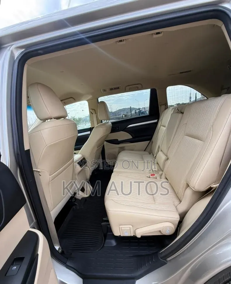 Toyota Highlander 2015 Gold