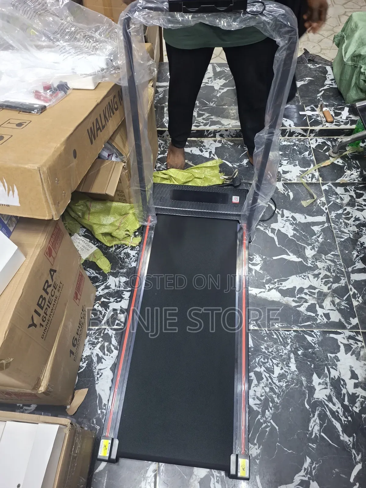 12km/H Walking Treadmill Machine 120kg Bluetooth Speaker