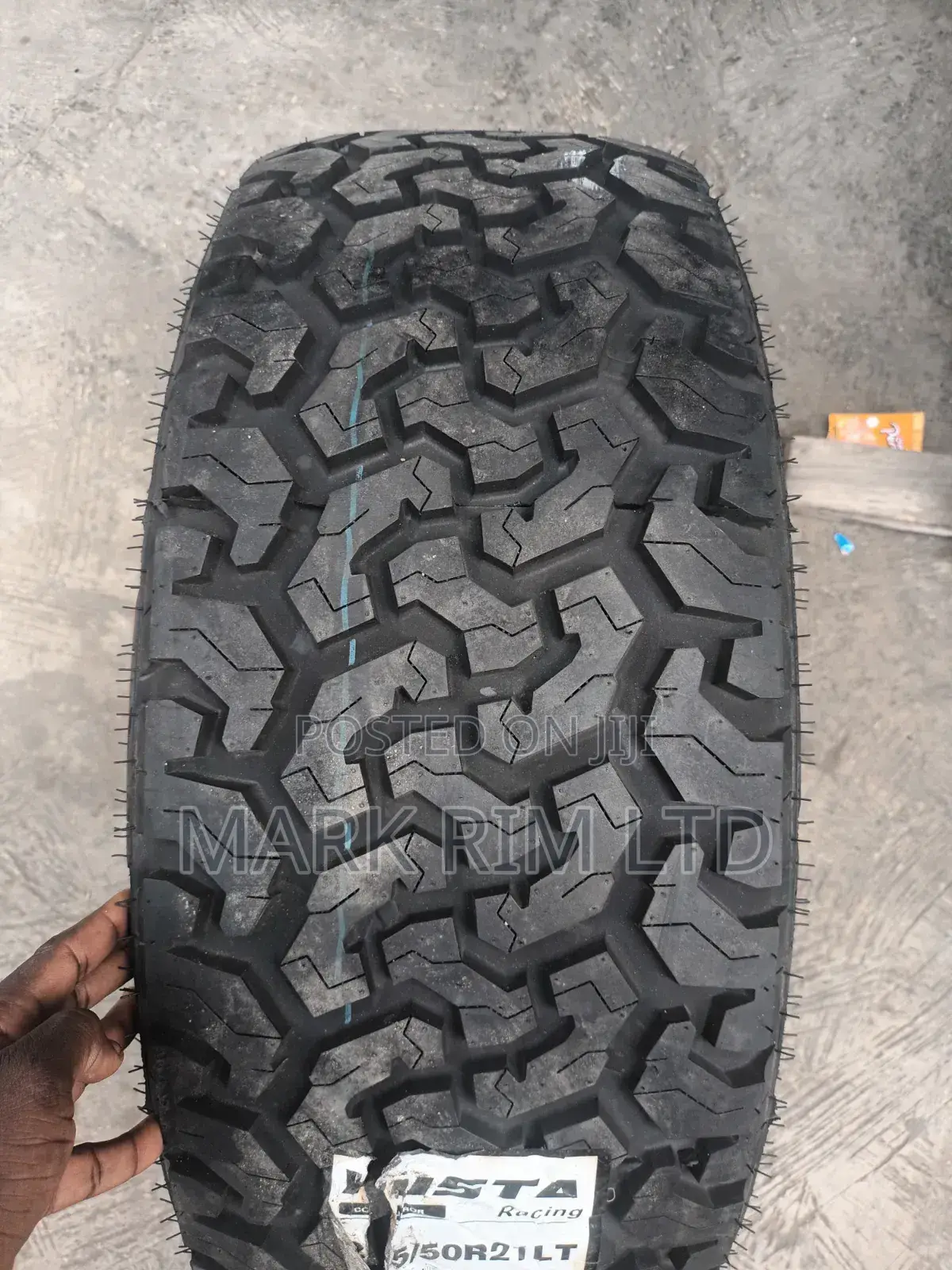 275/50/21lt Tyre