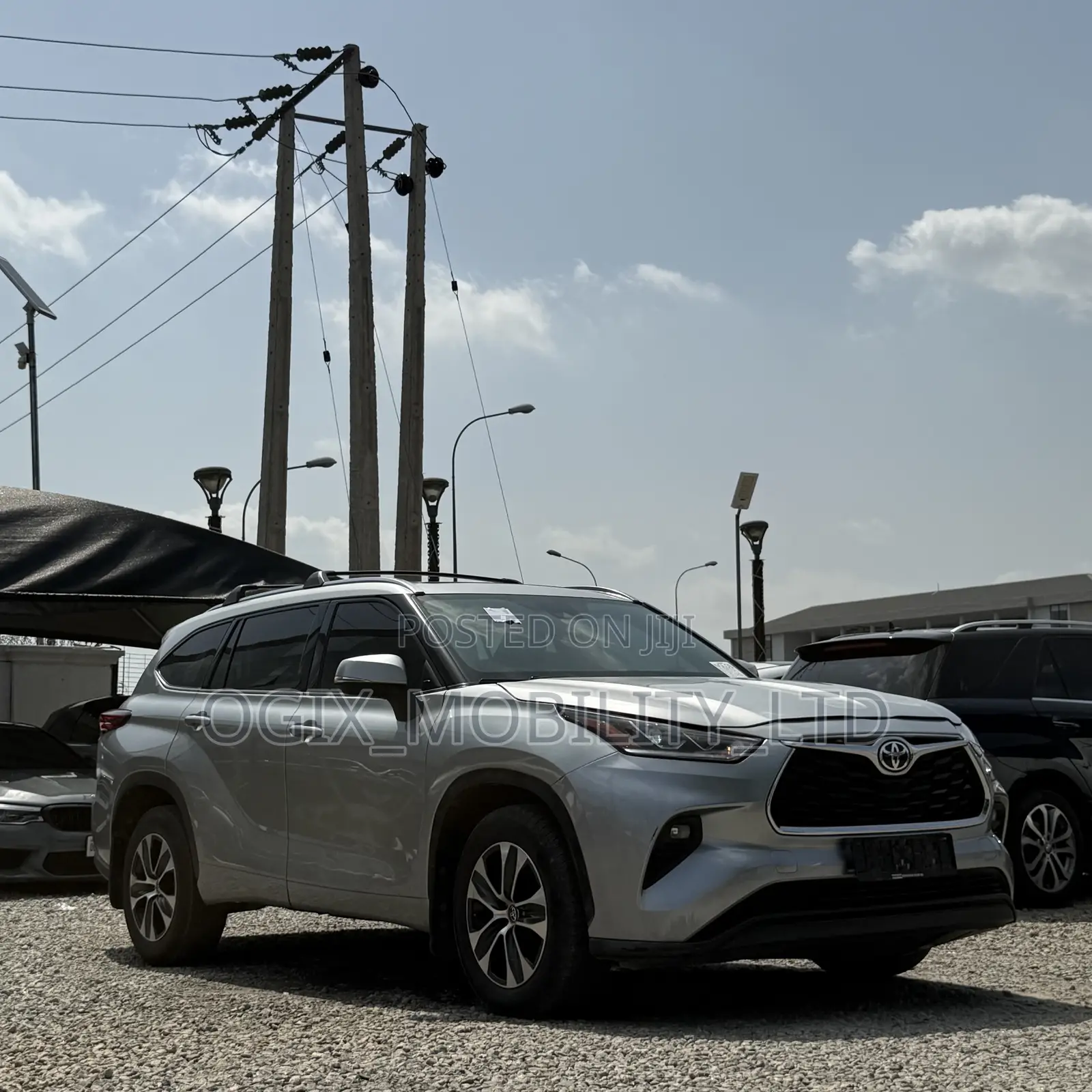 Toyota Highlander XLE 2022 Silver