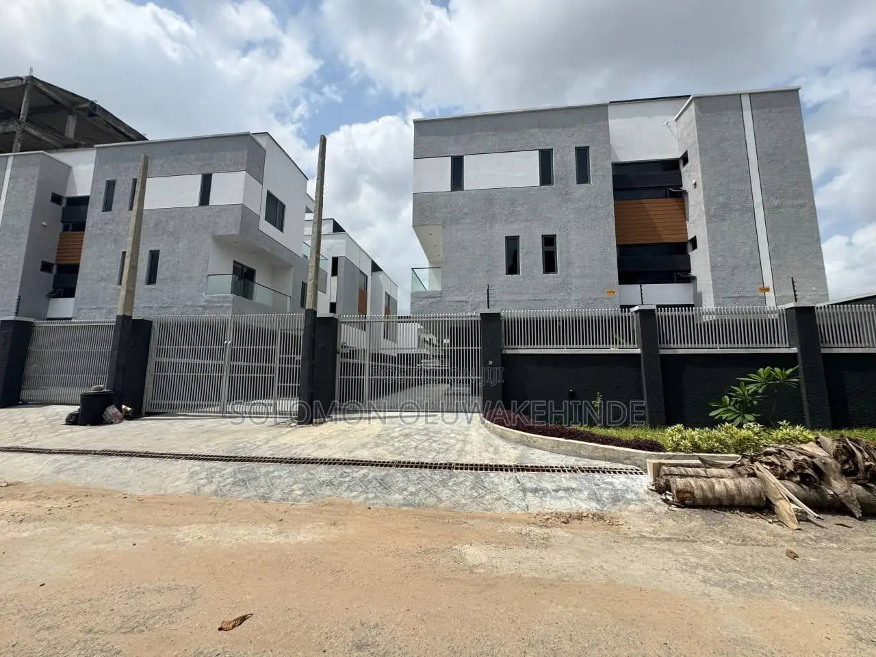 4bdrm Duplex in Adeniyi Jones, Ikeja for sale