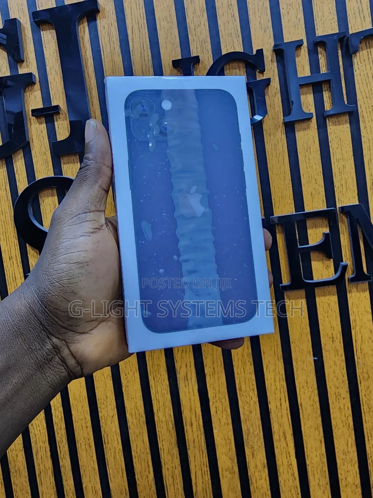 New Apple iPhone 13 256 GB Gold