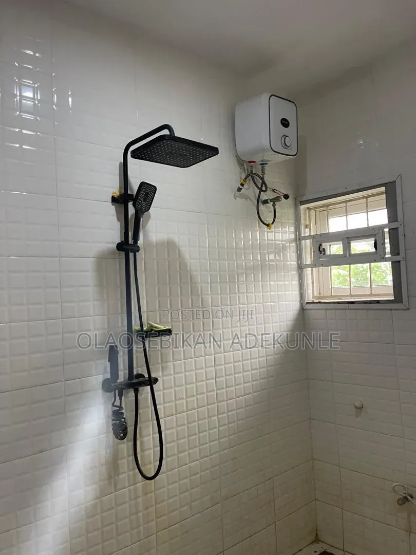 3bdrm Bungalow in Diamond Estate, Akobo for rent