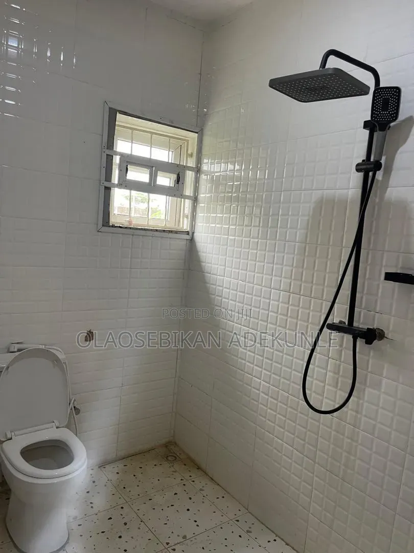 3bdrm Bungalow in Diamond Estate, Akobo for rent