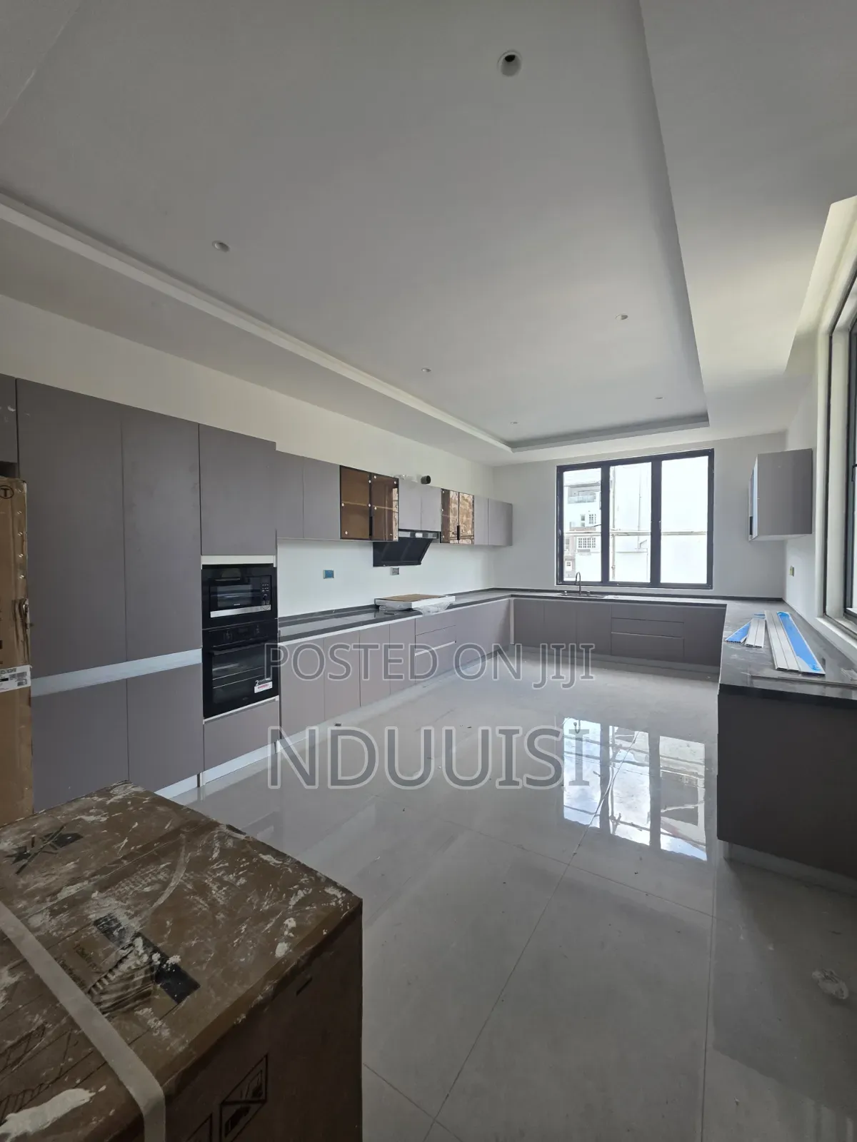 5bdrm Duplex in Banana Island for sale