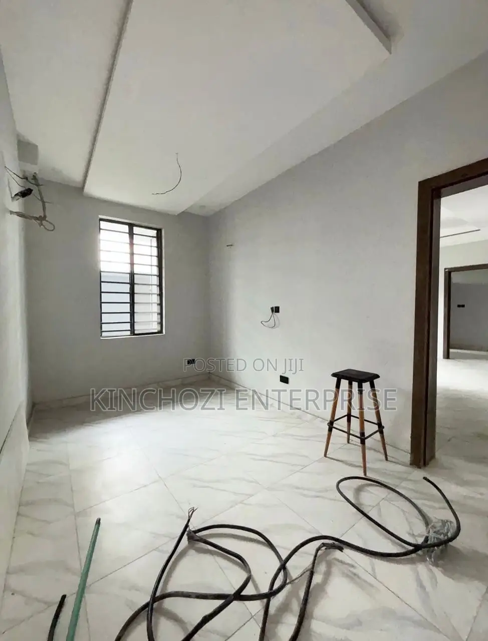 2bdrm Apartment in Lekki Phase 1 for rent