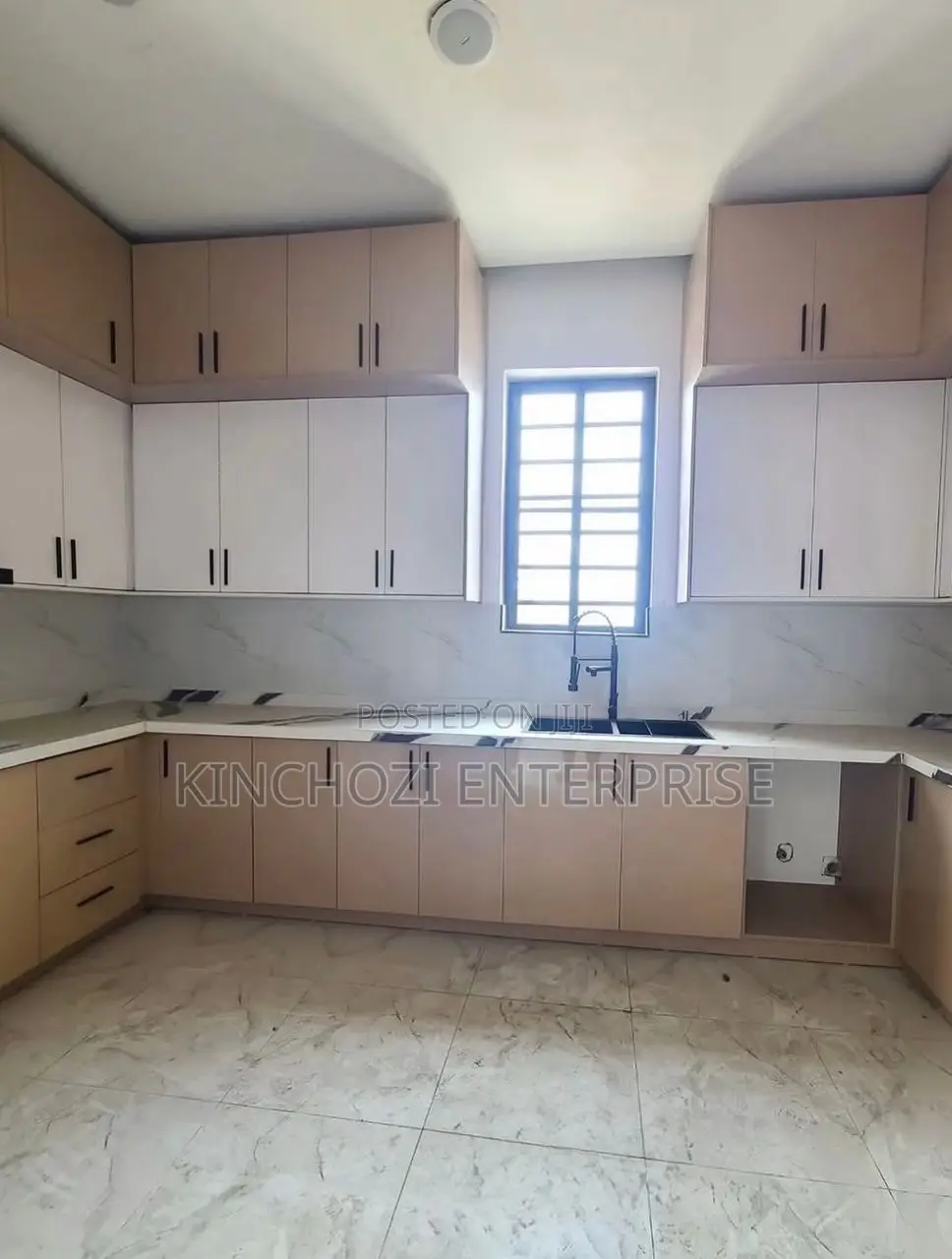 2bdrm Apartment in Lekki Phase 1 for rent