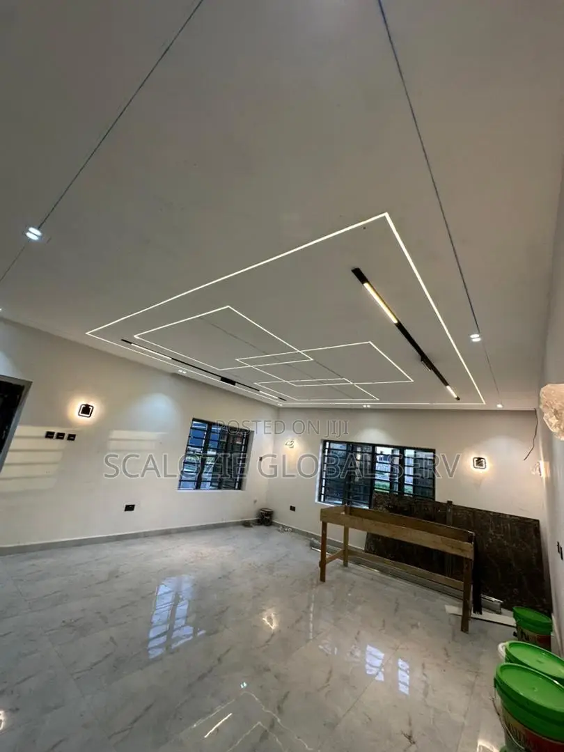 4bdrm Duplex in Sars Rd, Port for sale