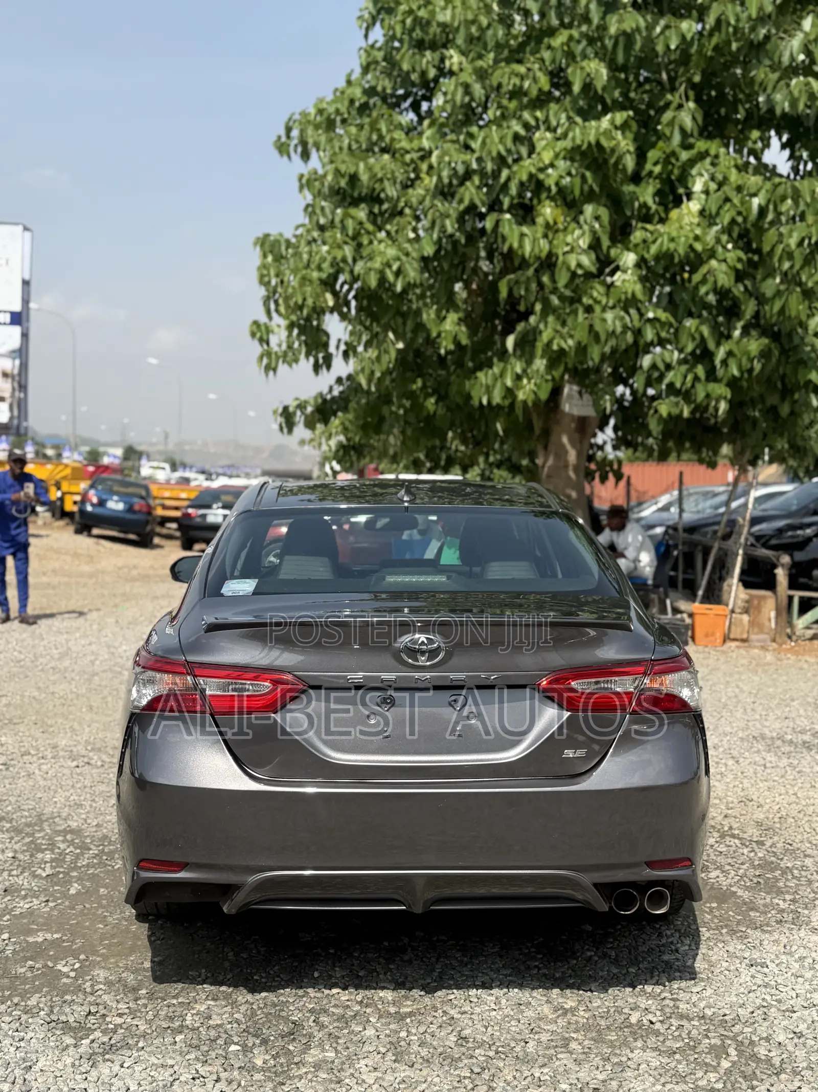 Toyota Camry SE (2.5L 4cyl 8A) 2019 Gray