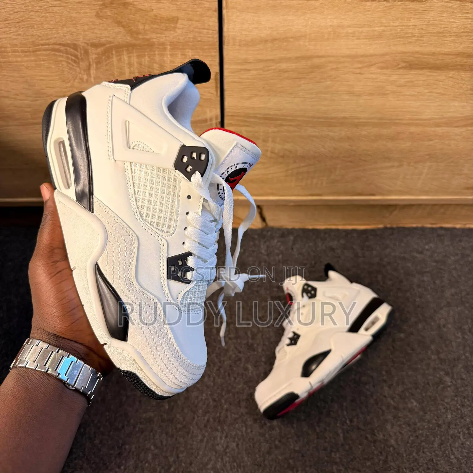 Air Jordan 4 Retro "Flight Club”– Buy One, Get a Free Sock