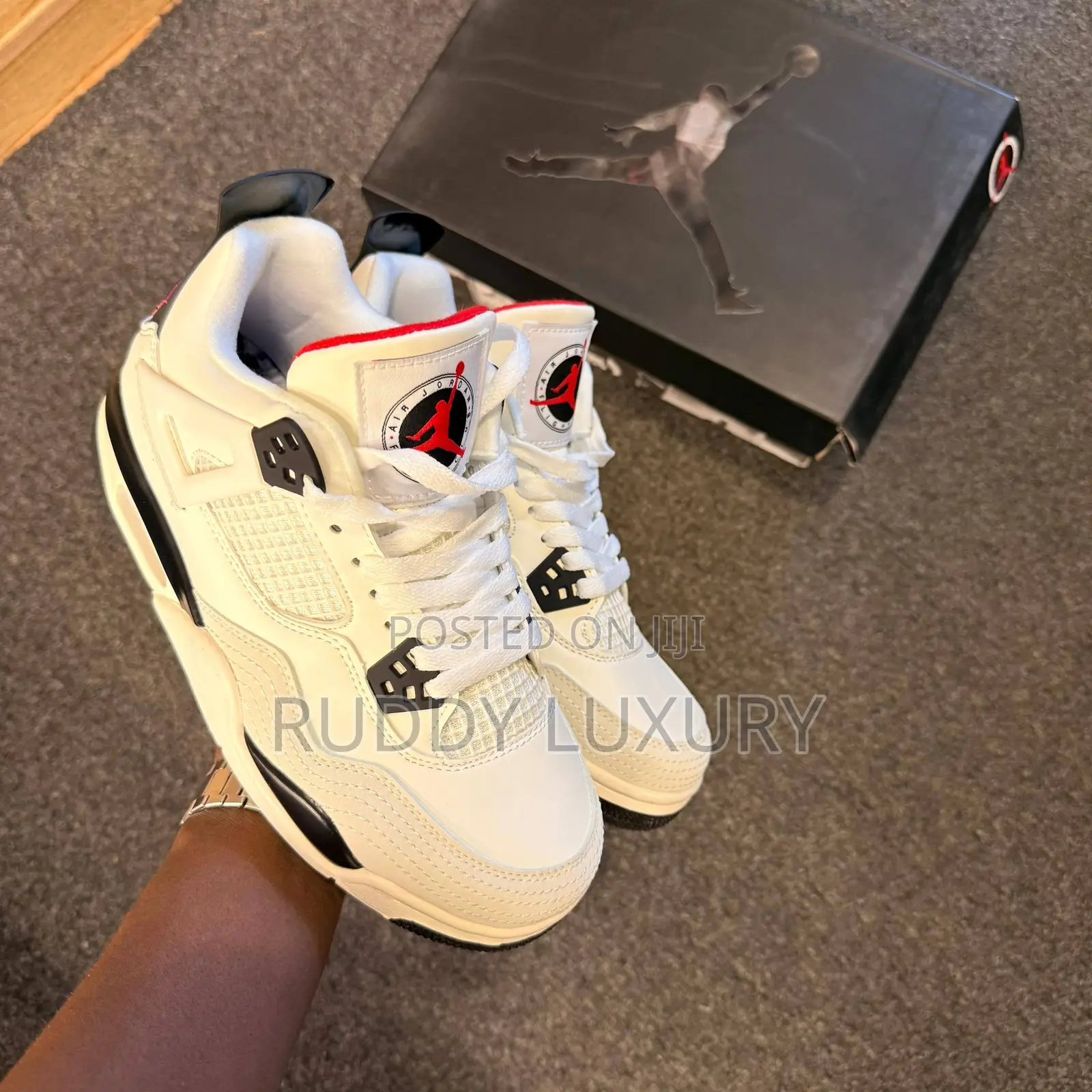 Air Jordan 4 Retro "Flight Club”– Buy One, Get a Free Sock
