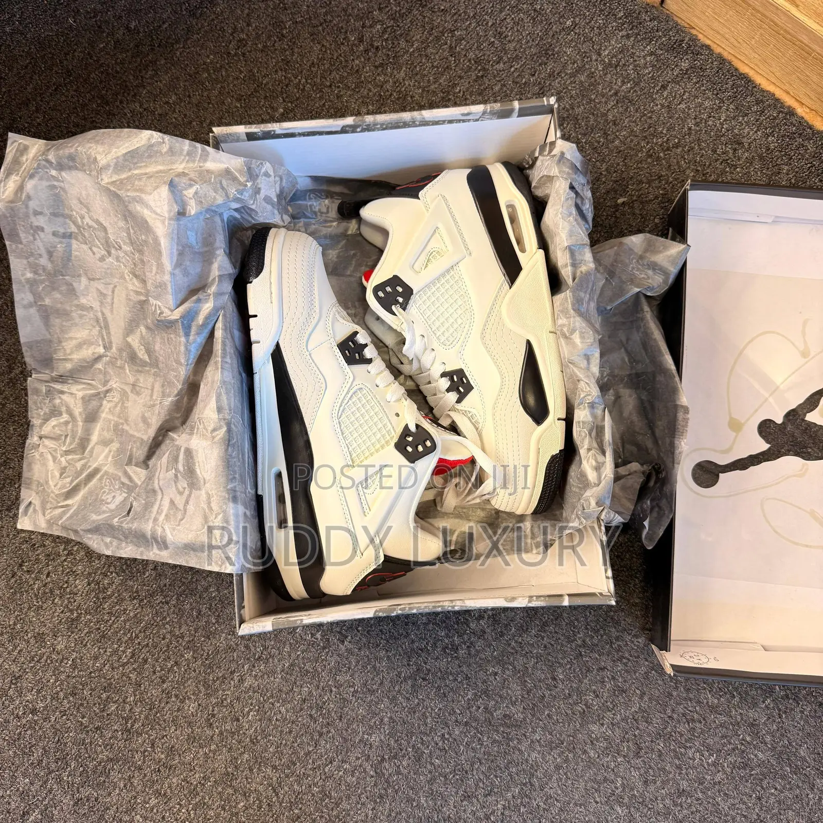 Air Jordan 4 Retro "Flight Club”– Buy One, Get a Free Sock