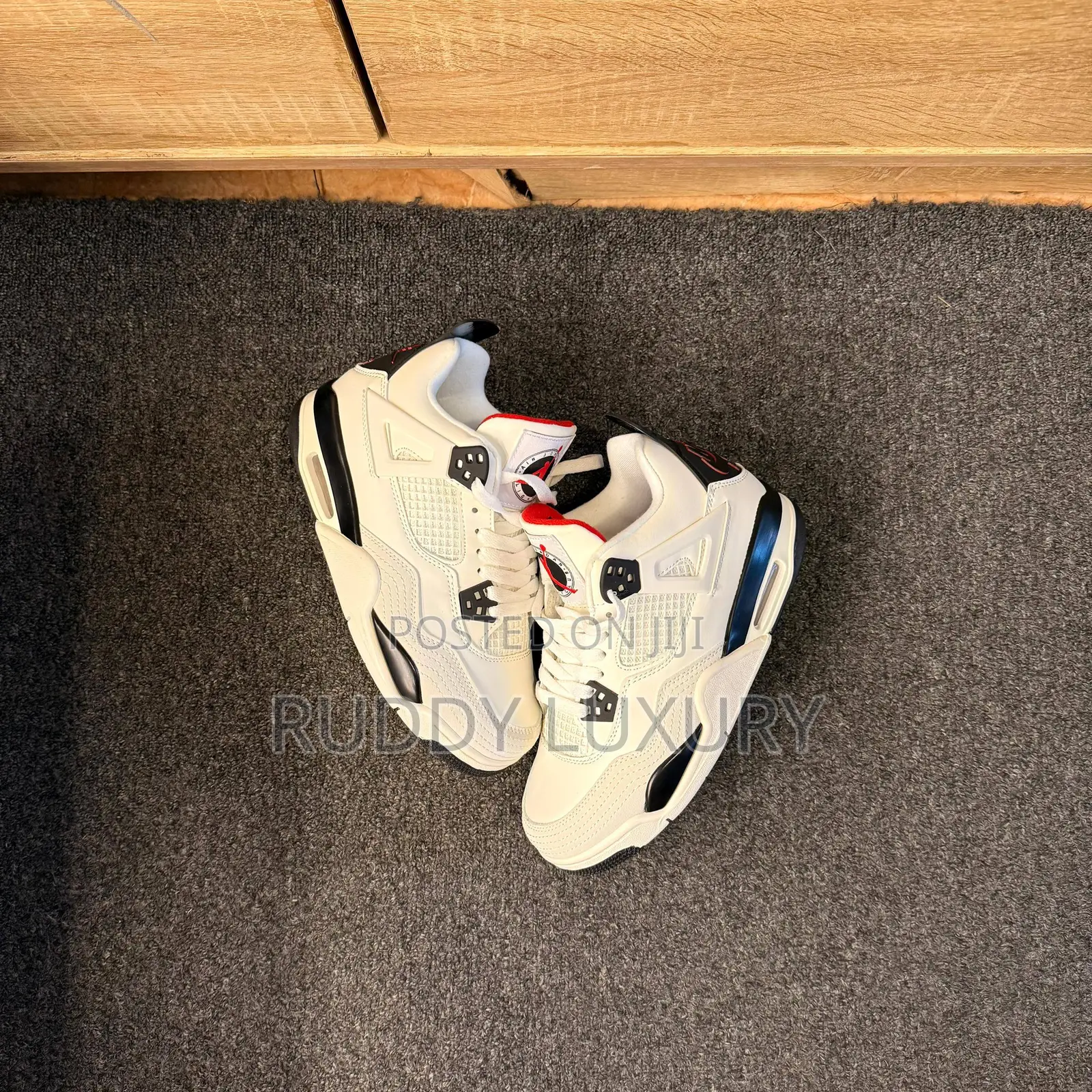 Air Jordan 4 Retro "Flight Club”– Buy One, Get a Free Sock