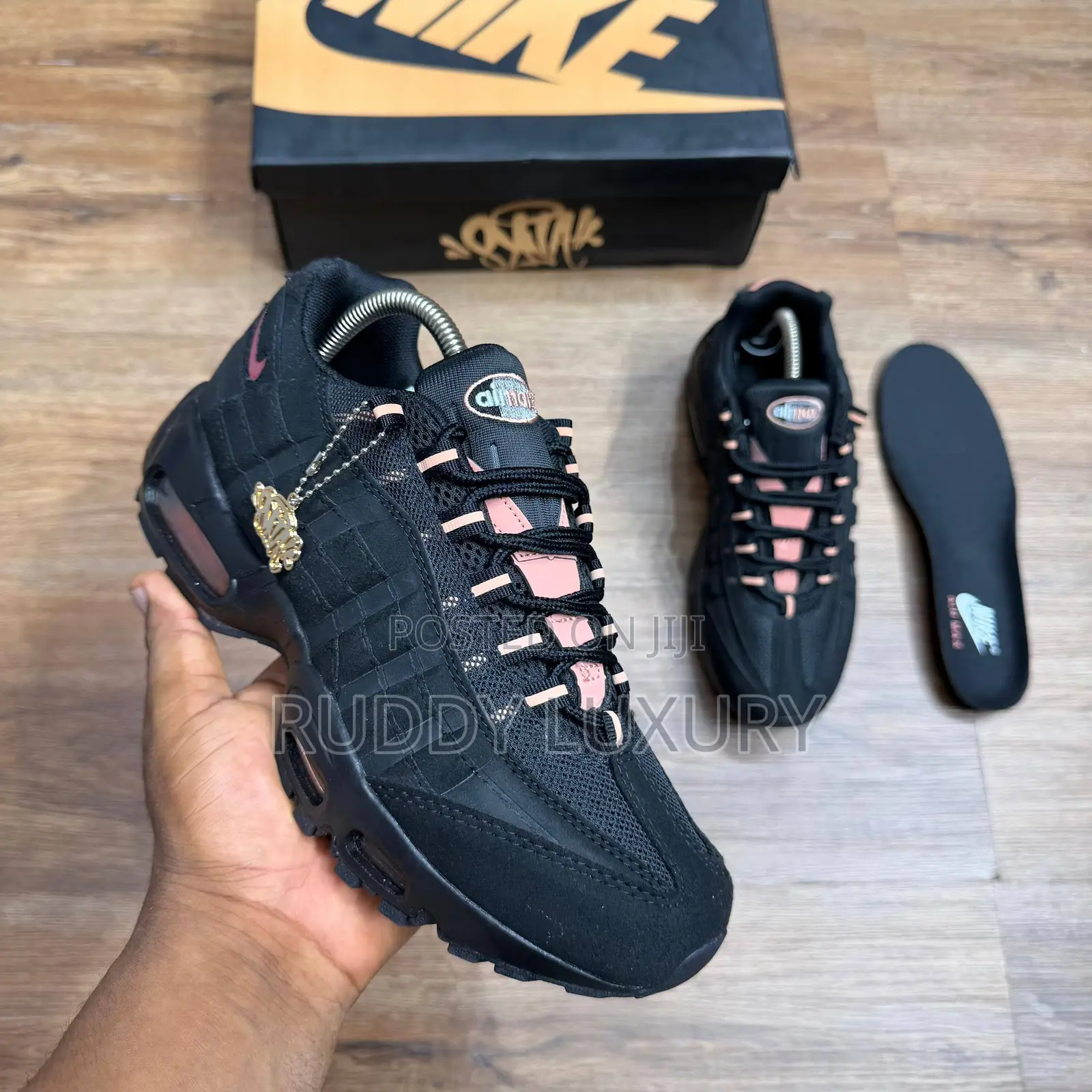 Nike Air Max 95 Se Big Bubble Sneakers /Buy One, Get a Free Sock