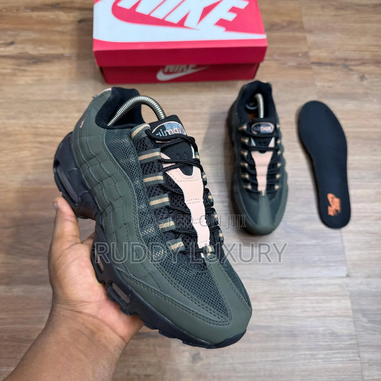 Nike Air Max 95 Se Big Bubble Sneakers /Buy One, Get a Free Sock