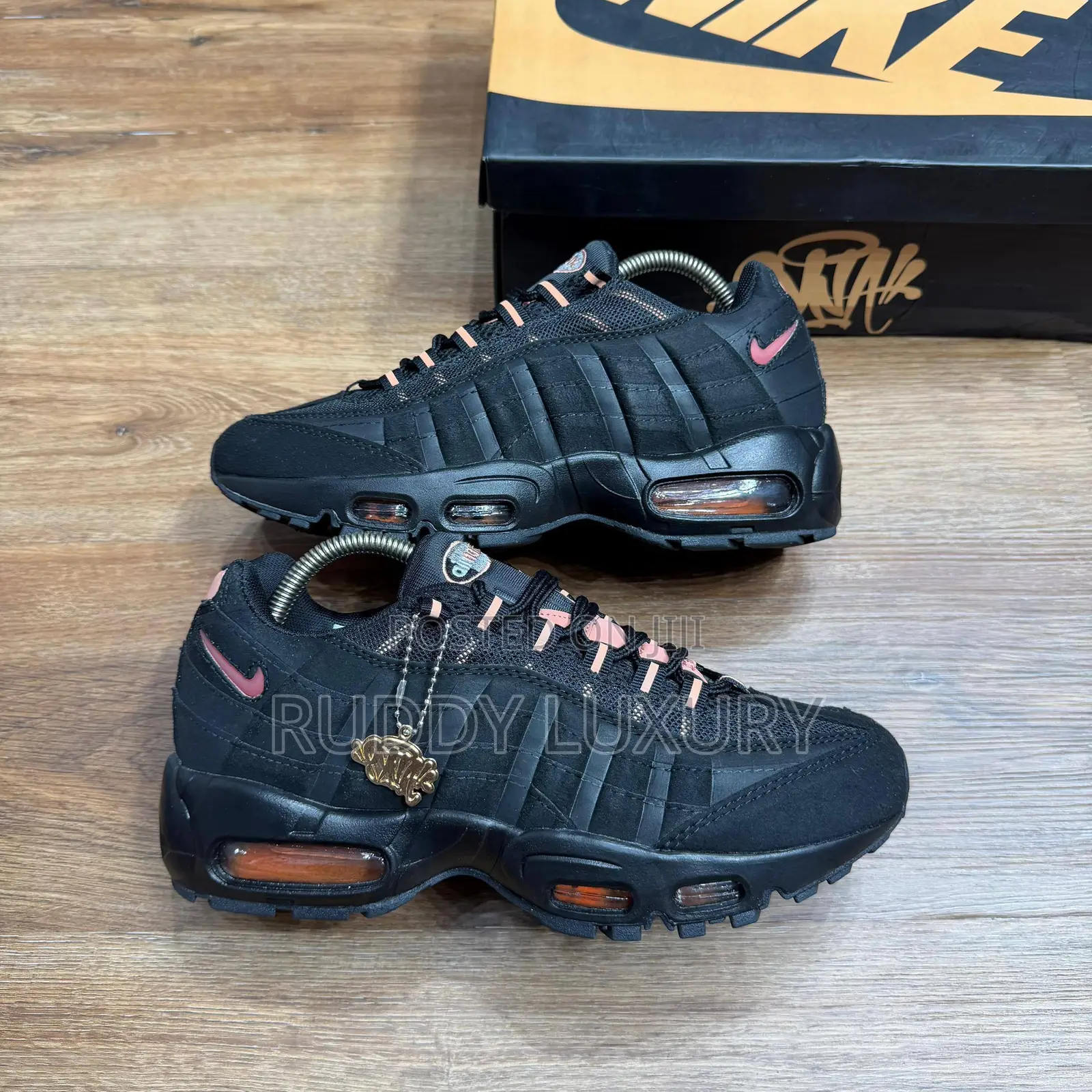 Nike Air Max 95 Se Big Bubble Sneakers /Buy One, Get a Free Sock