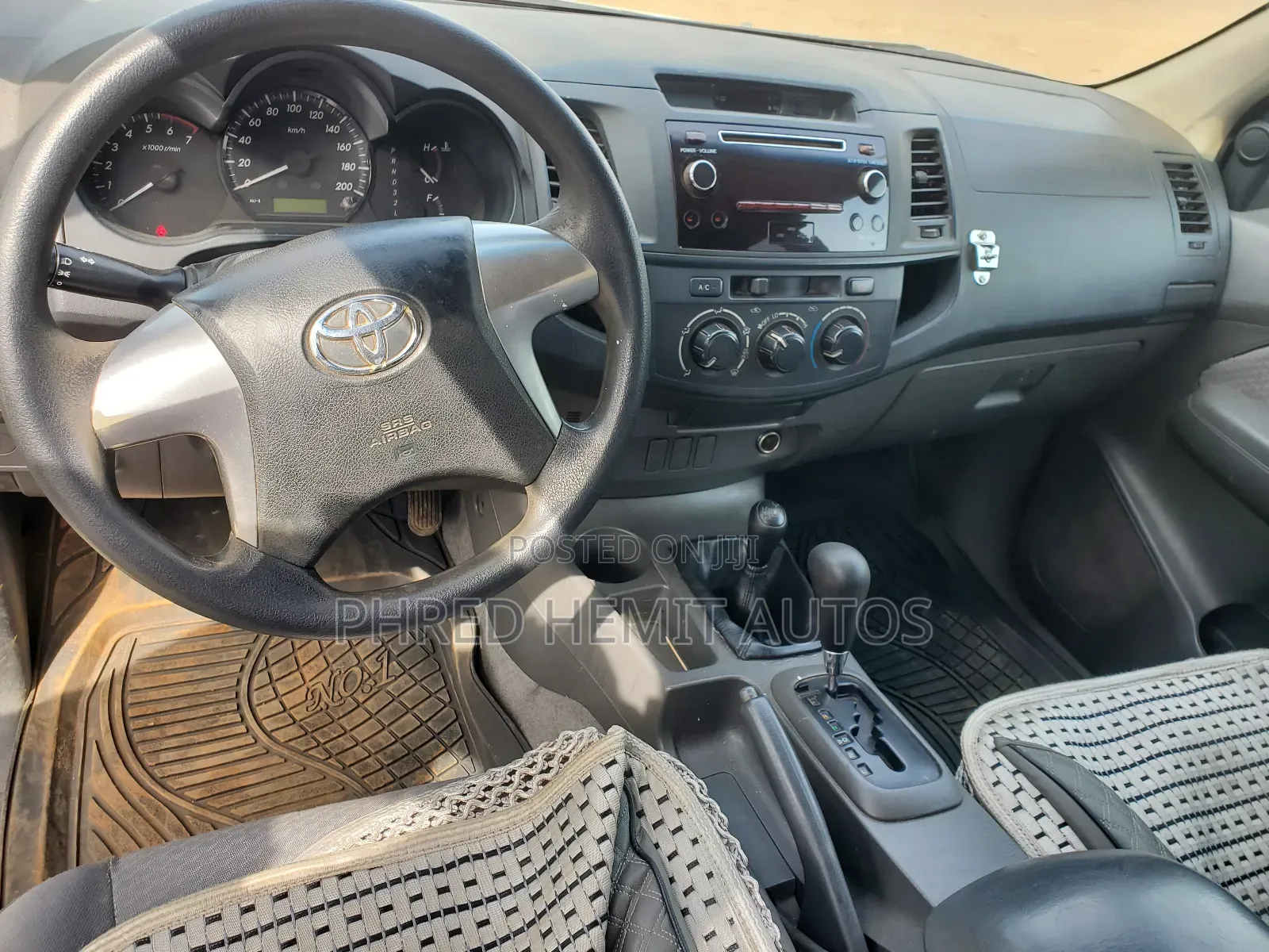 Toyota Hilux 2014 White