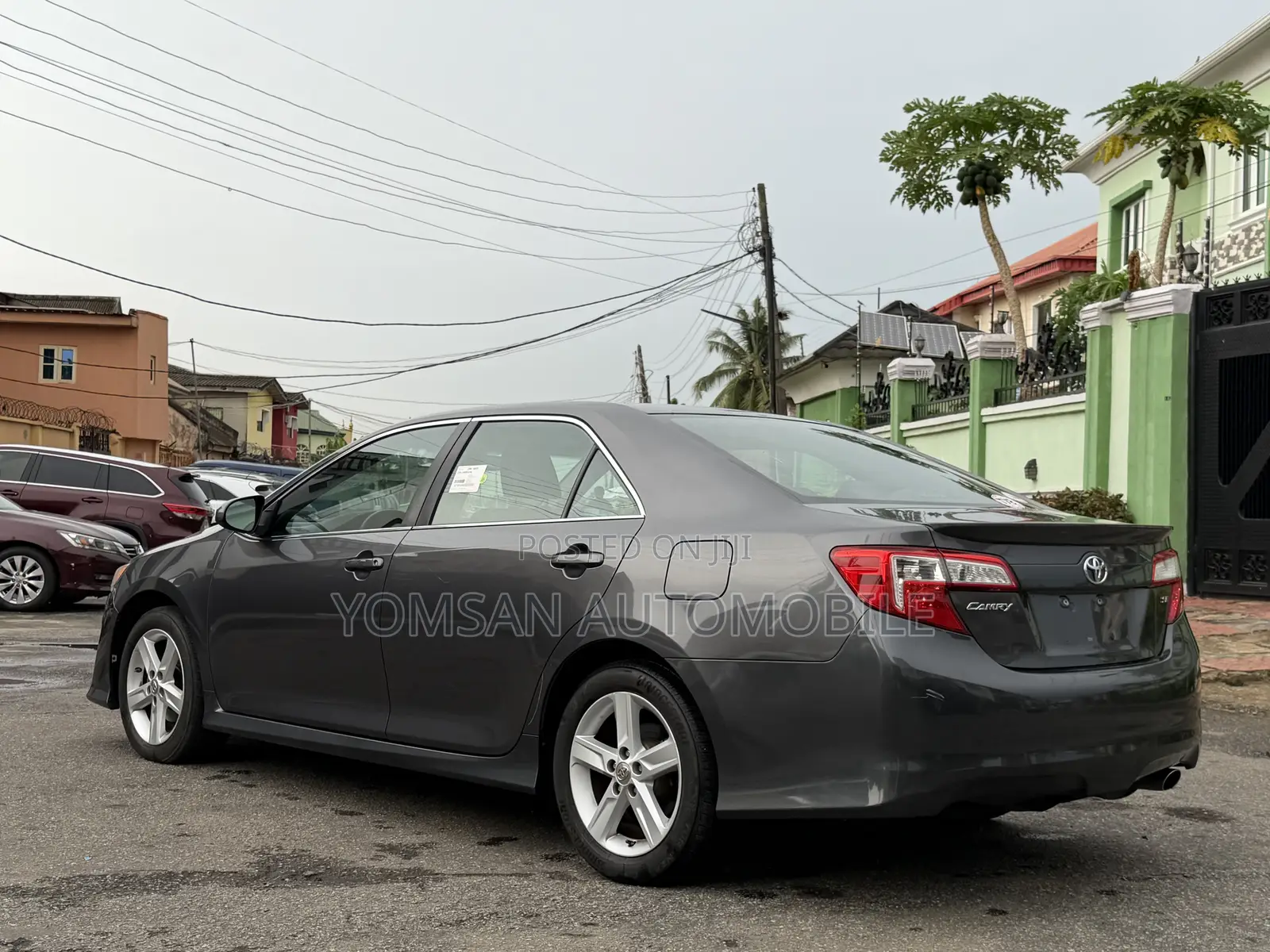 Toyota Camry SE 4dr Sedan (2.5L 4cyl 6A) 2012 Gray