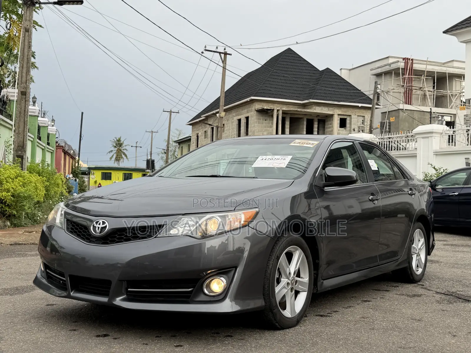 Toyota Camry SE 4dr Sedan (2.5L 4cyl 6A) 2012 Gray